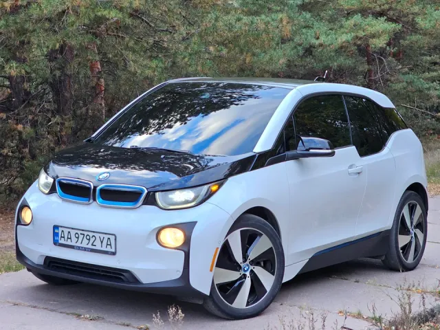 BMW i3 - фото 1