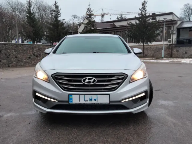 Hyundai Sonata - фото 1