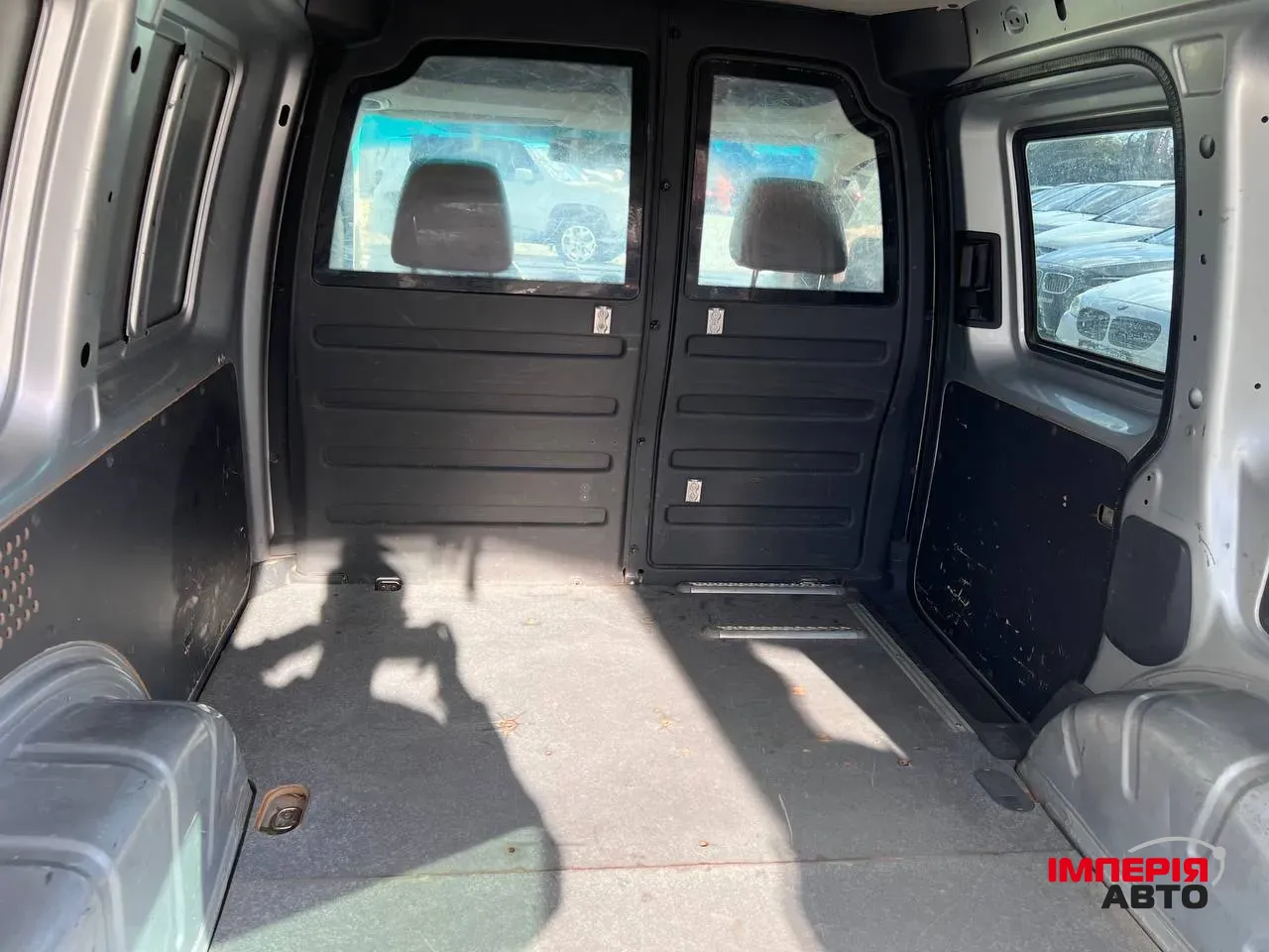 Volkswagen Caddy - фото 7