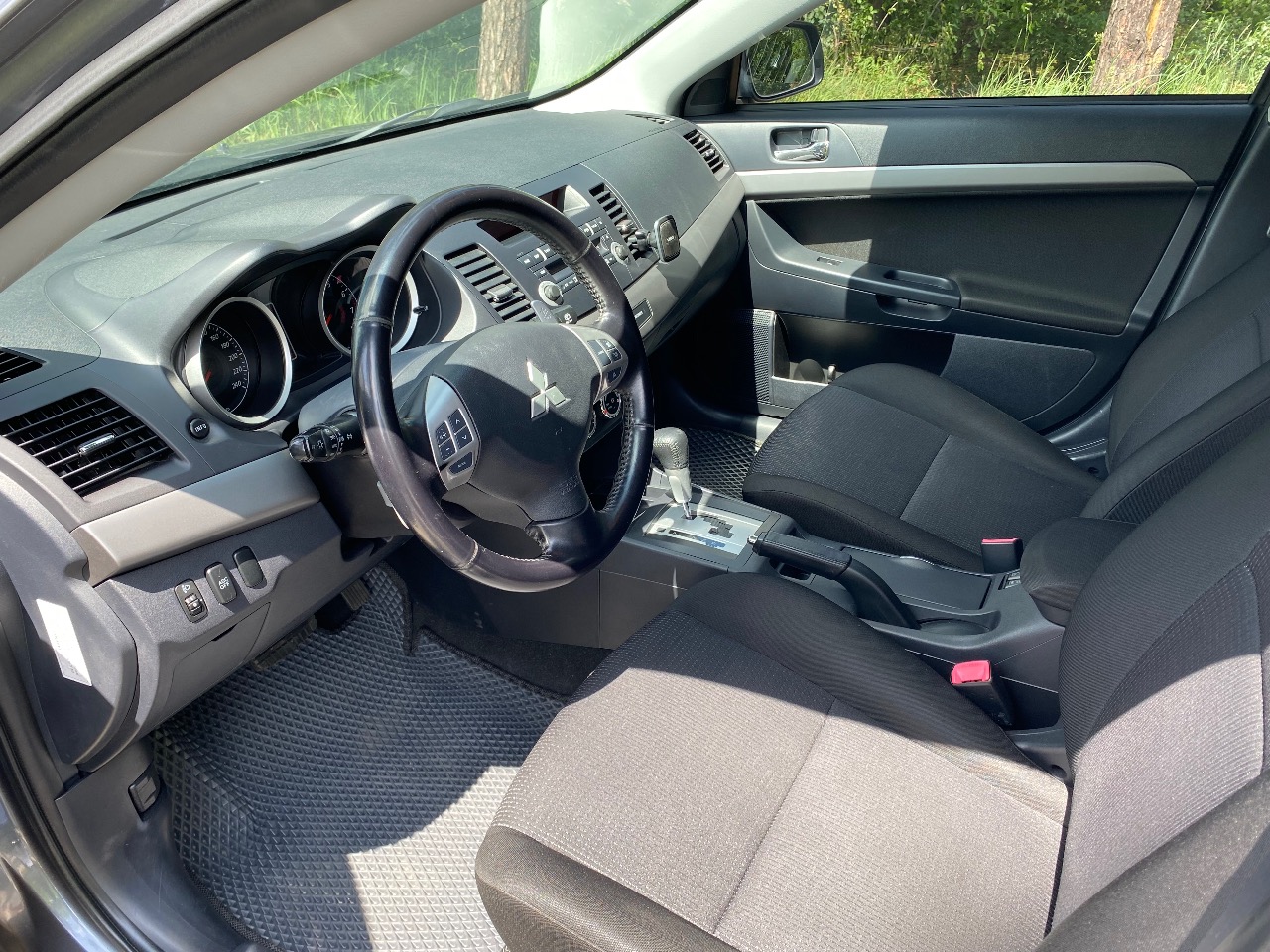 Mitsubishi Lancer - фото 4