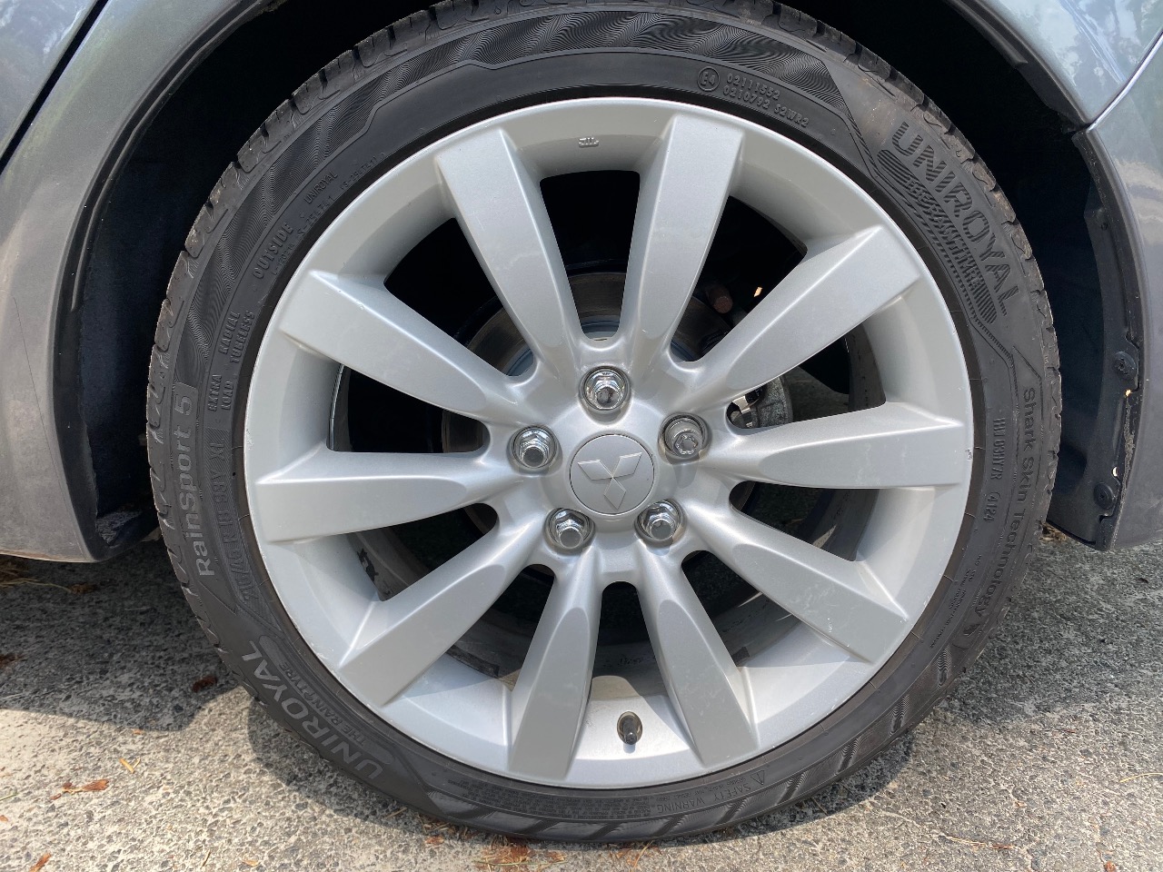 Mitsubishi Lancer - фото 3