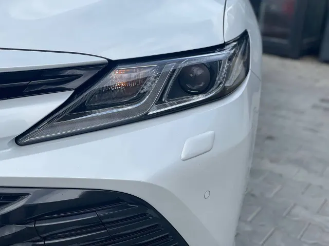 Toyota Camry - фото 3