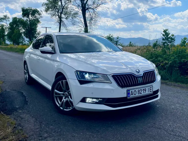 Skoda Superb - фото 1