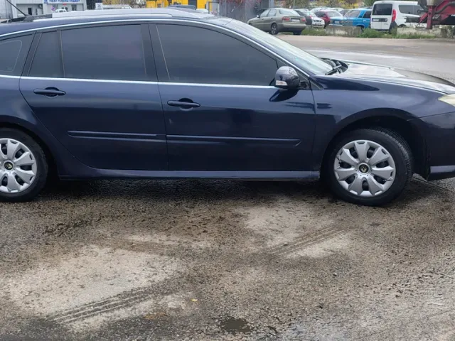 Renault Laguna - фото 5