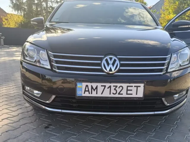 Volkswagen Passat - фото 4