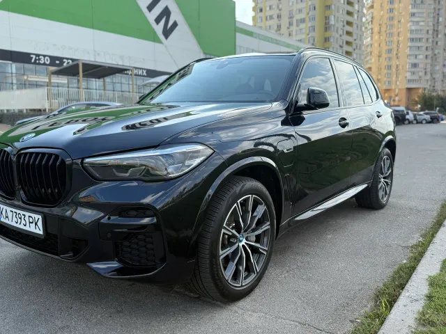 BMW X5 - фото 1