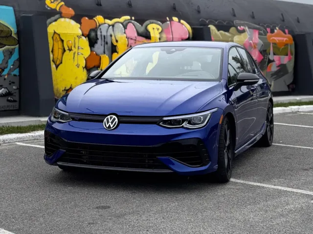 Volkswagen Golf R - фото 1