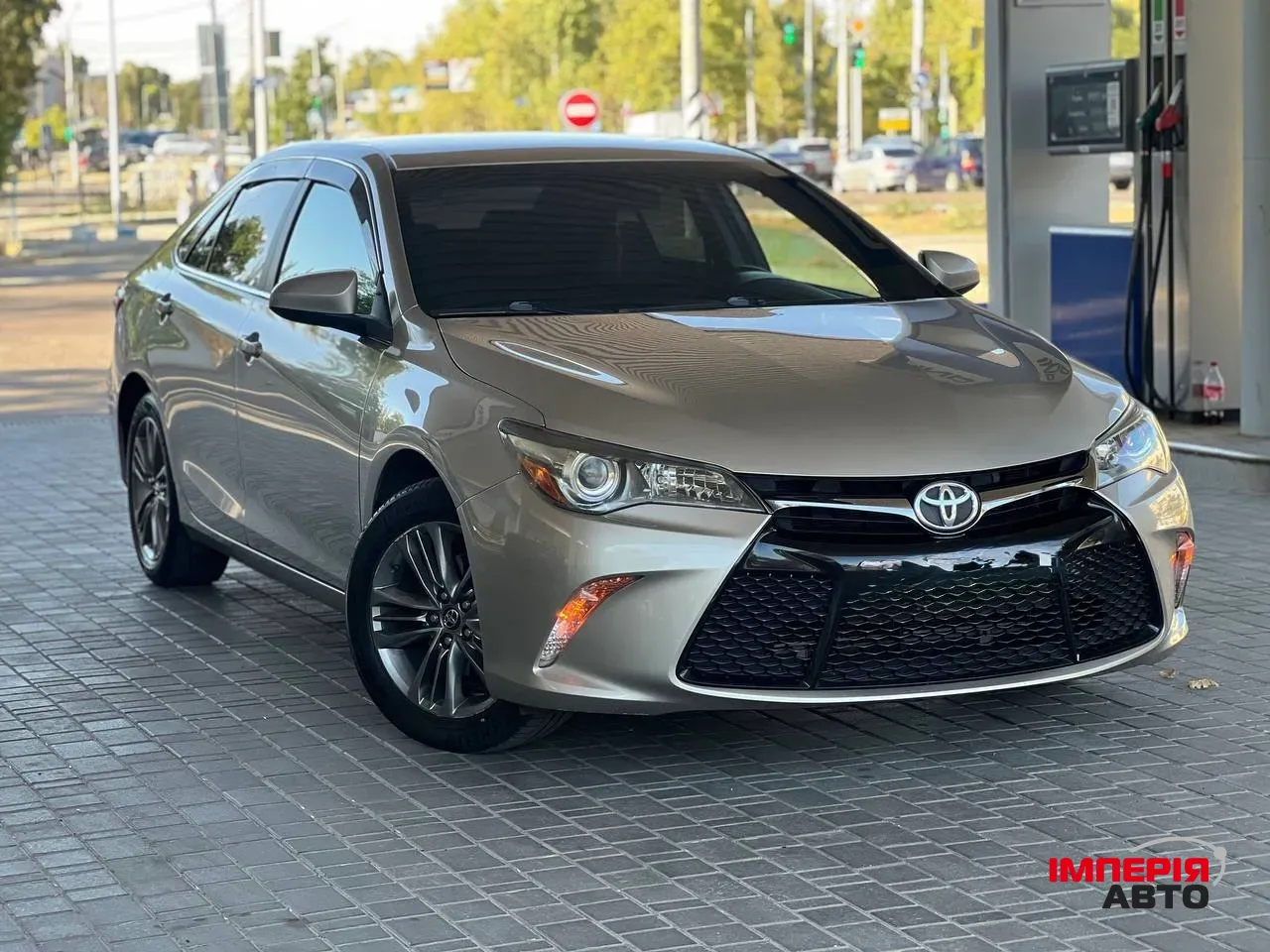 Toyota Camry - фото 4