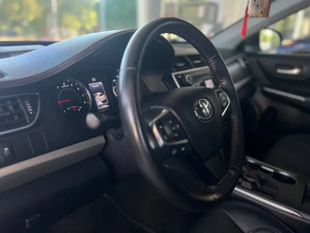 Toyota Camry - фото 3