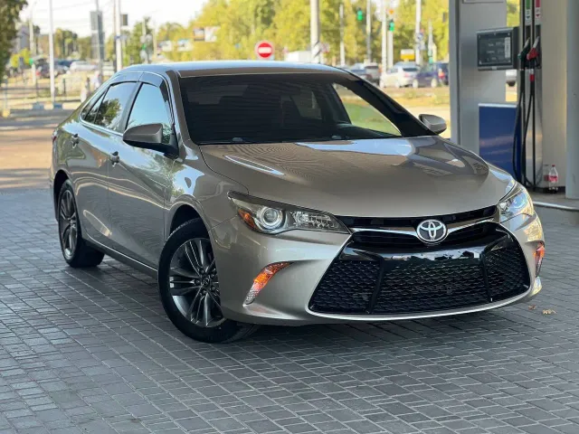 Toyota Camry - фото 4