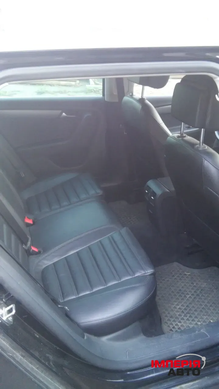 Volkswagen Passat - фото 7