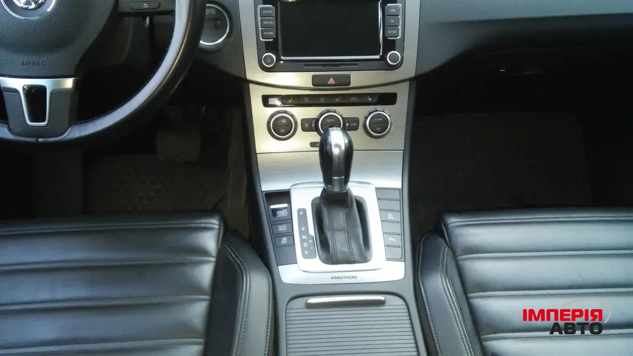 Volkswagen Passat - фото 6