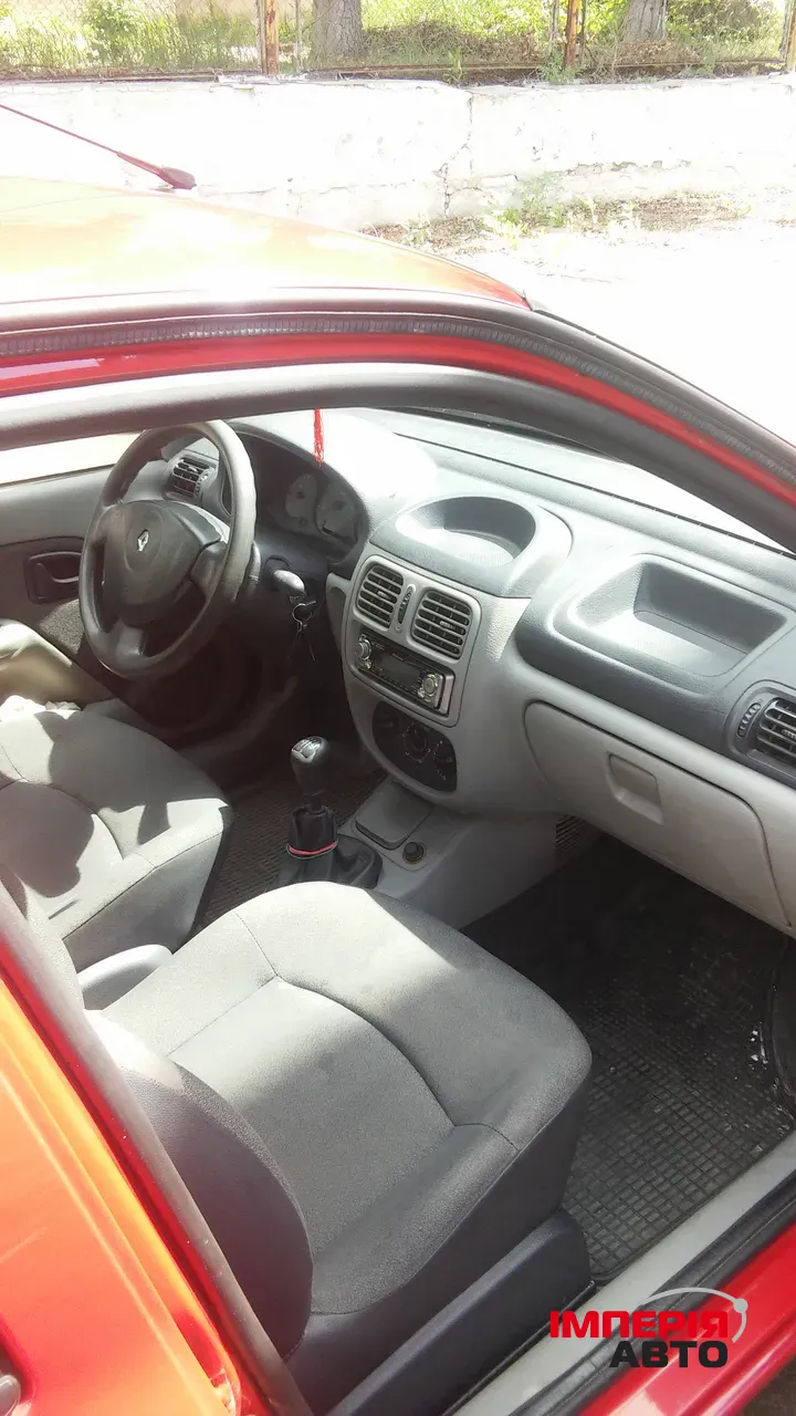 Renault Clio - фото 6