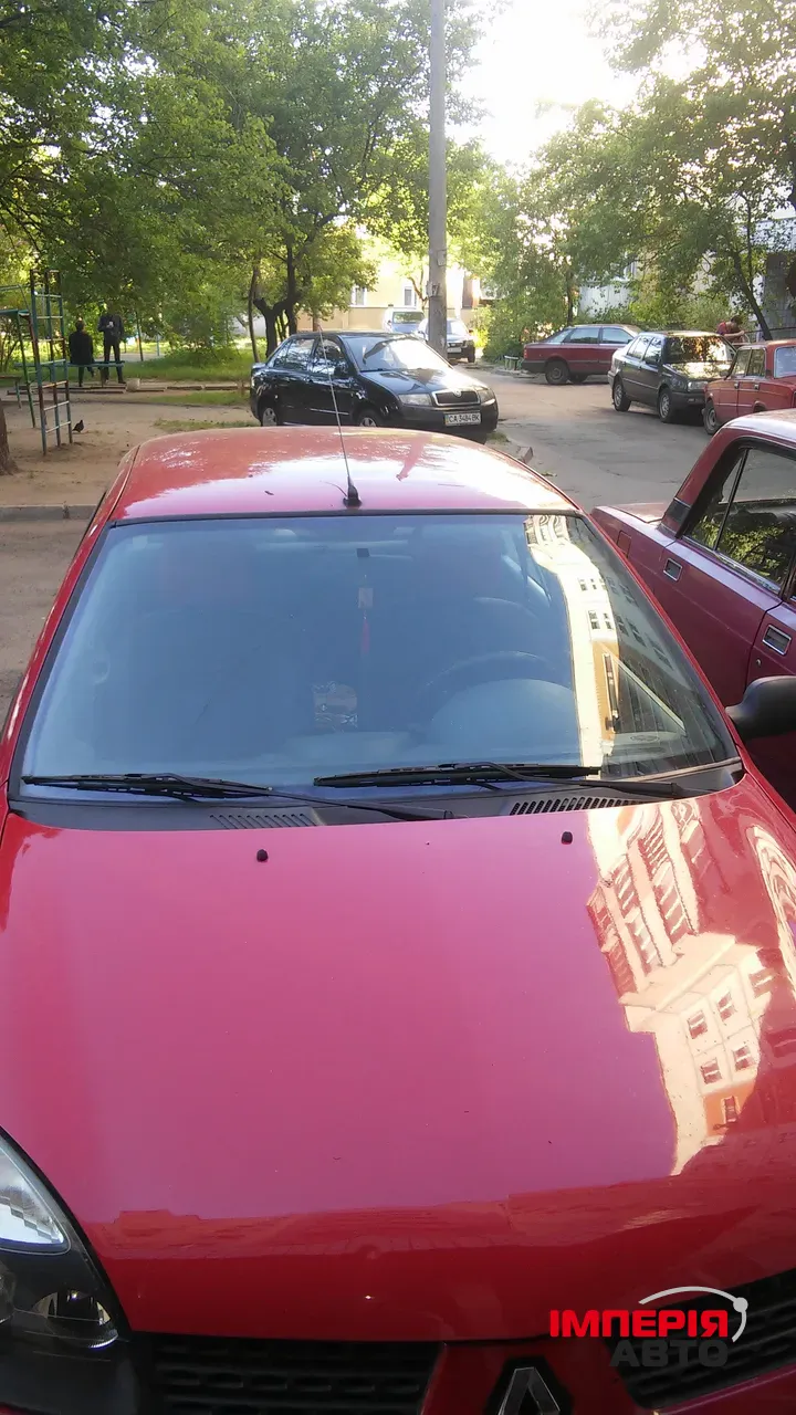 Renault Clio - фото 4