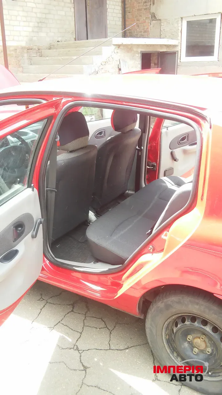 Renault Clio - фото 7