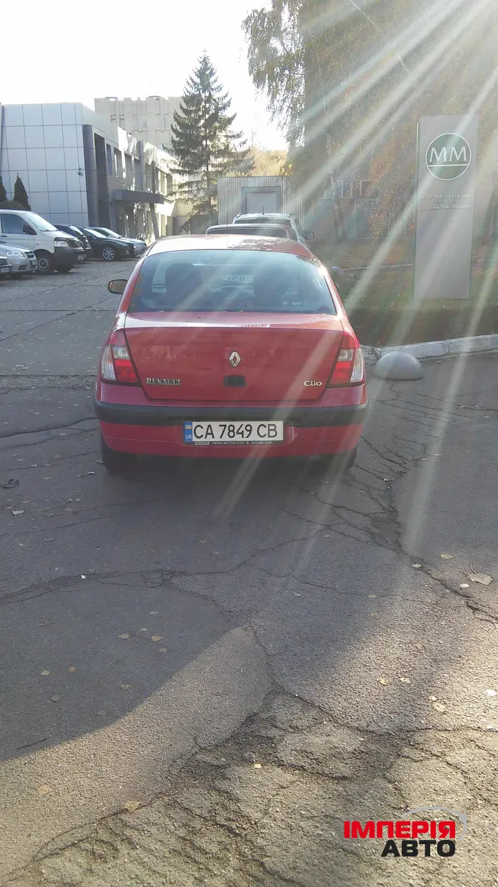 Renault Clio - фото 3