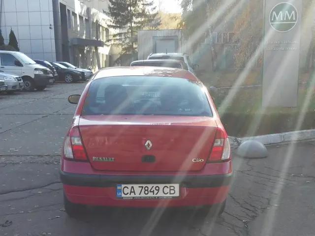 Renault Clio - фото 3