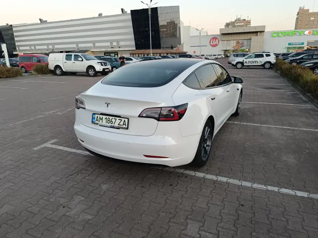 Tesla Model 3 - фото 5