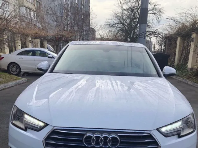 Audi A4 - фото 2