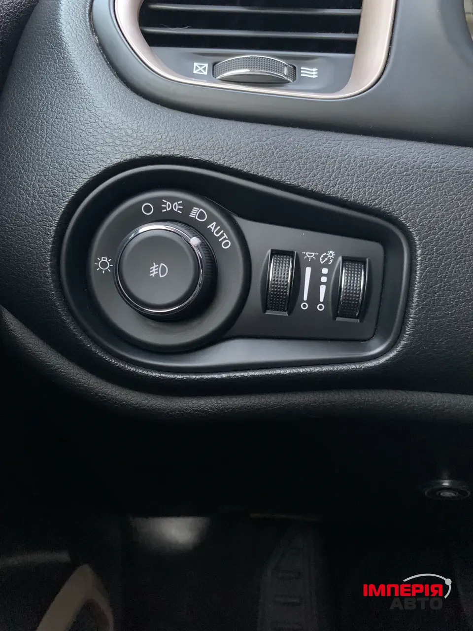 Jeep Renegade - фото 26