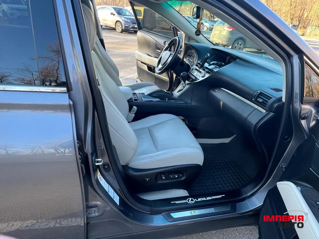 Lexus RX - фото 16