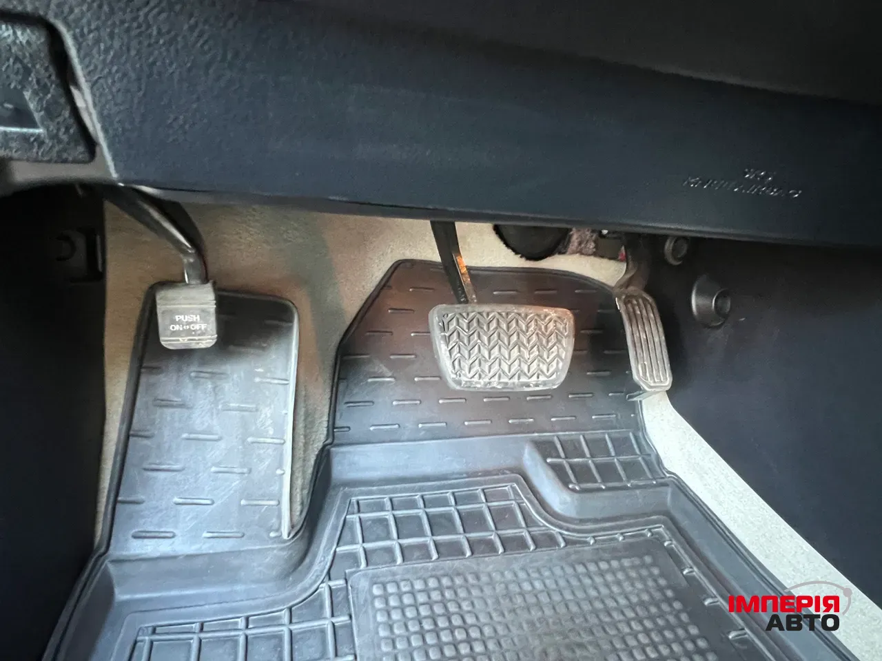 Lexus RX - фото 12