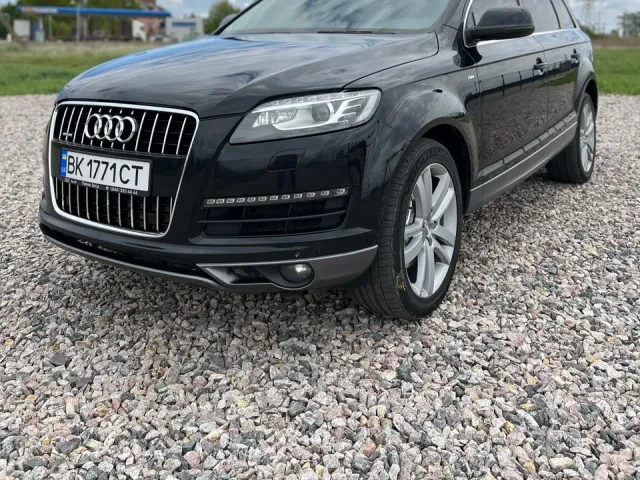 Audi Q7 - фото 5