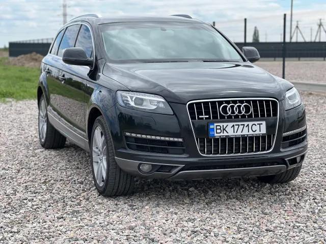 Audi Q7 - фото 2