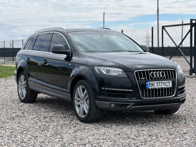 Audi Q7 - фото 1