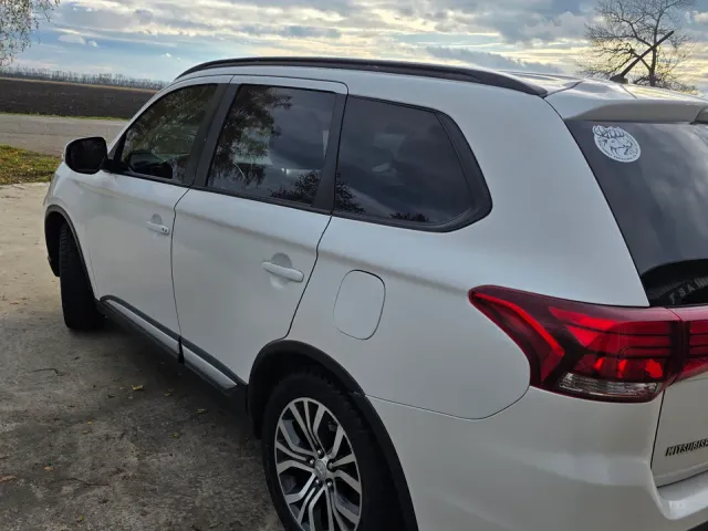 Mitsubishi Outlander - фото 4