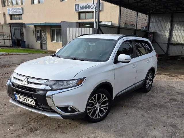 Mitsubishi Outlander - фото 3