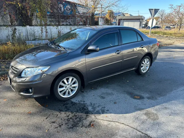 Toyota Corolla - фото 1