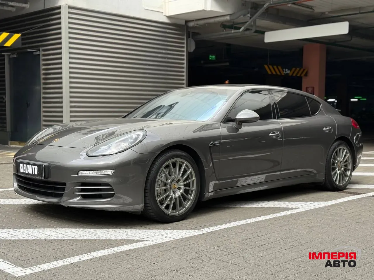 Porsche Panamera - фото 1