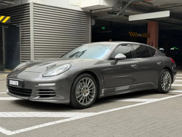 Porsche Panamera - фото 1
