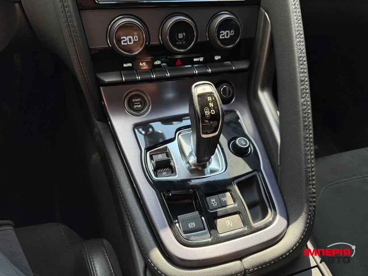 Jaguar F-Type - фото 20