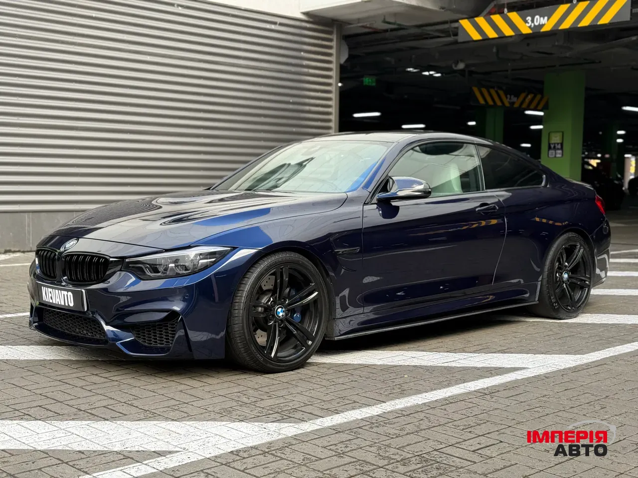 BMW M4 - фото 1