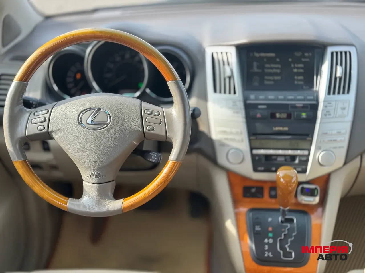 Lexus RX - фото 9