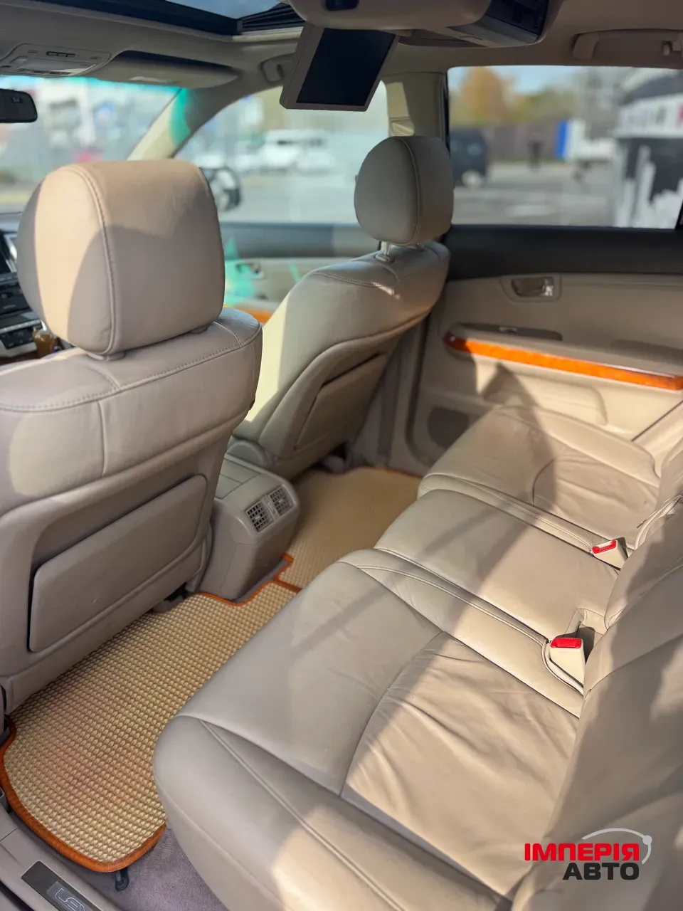 Lexus RX - фото 8