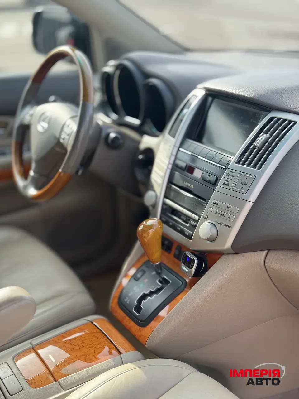 Lexus RX - фото 19