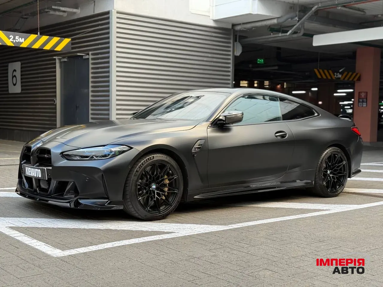 BMW M4 - фото 1