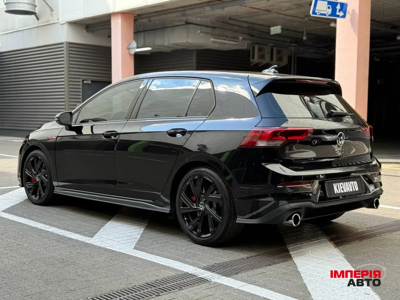 Volkswagen Golf GTI - фото 4