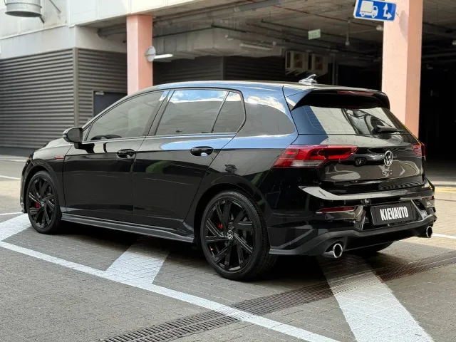 Volkswagen Golf GTI - фото 4