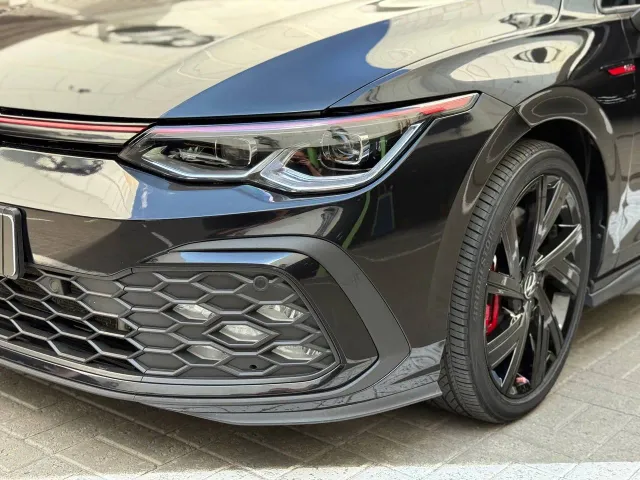 Volkswagen Golf GTI - фото 3