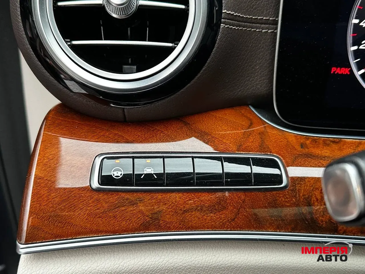 Mercedes-Benz E-Класс - фото 27