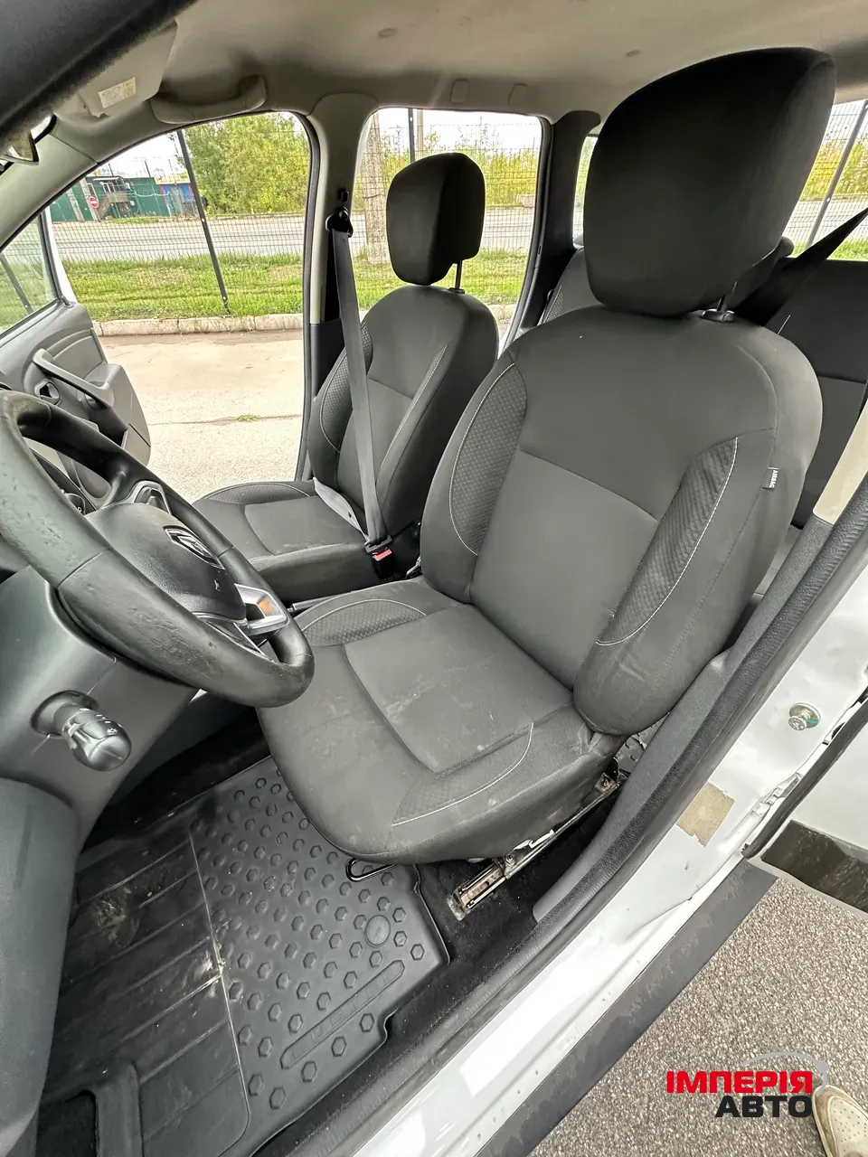 Renault Duster - фото 20