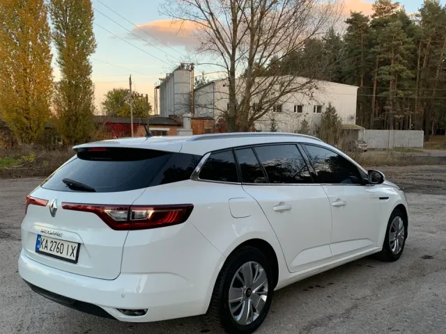 Renault Megane - фото 3