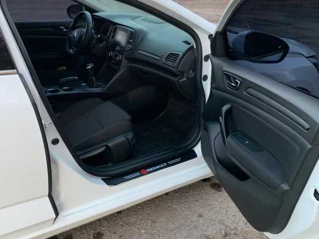 Renault Megane - фото 4