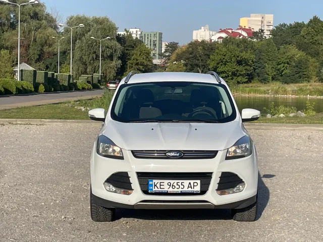 Ford Kuga - фото 1