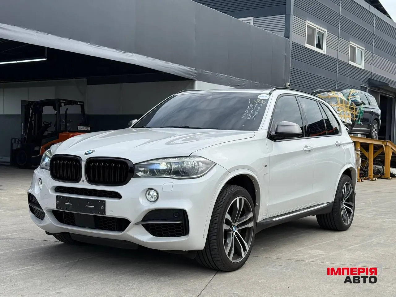 BMW X5 - фото 1