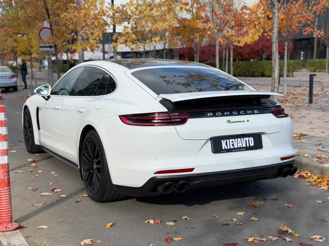 Porsche Panamera - фото 4